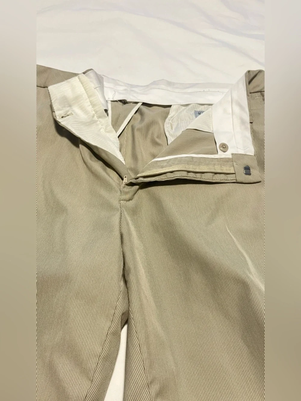 Walter Hagen Men”s Tan  & White Pinstripe Flat-Front Golf Shorts Size 40 - Picture 6 of 12